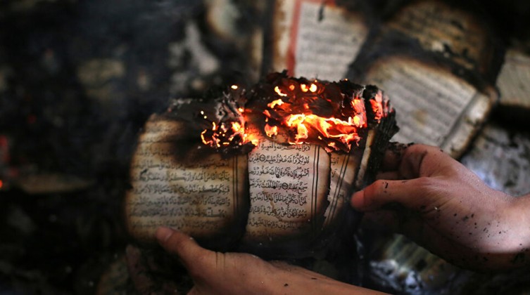 الخارجية تُدين بشدة تدنيس وإحراق نسخة من القرآن الكريم في السويد