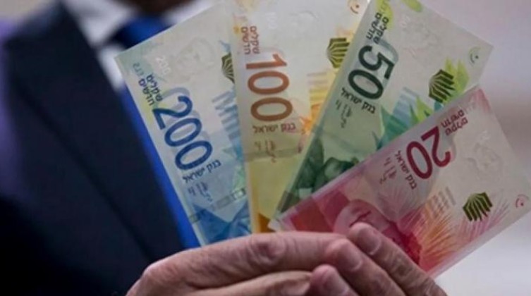 كم بلغ سعر صرف الدولار مقابل الشيكل اليوم السبت ؟