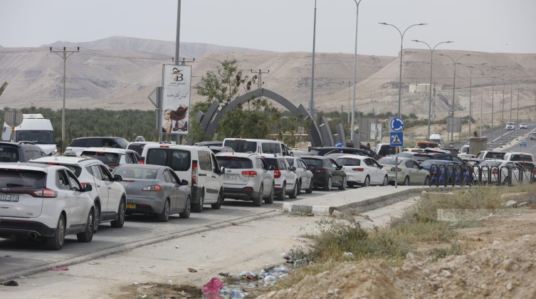 قوات الاحتلال تغلق مداخل أريحا وتمنع الخروج منها