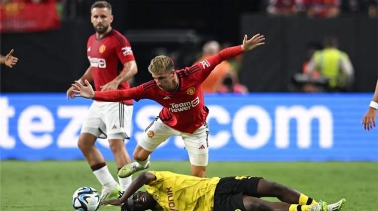 بروسيا دورتموند يتغلب على مانشستر يونايتد بثلاثية ودياً