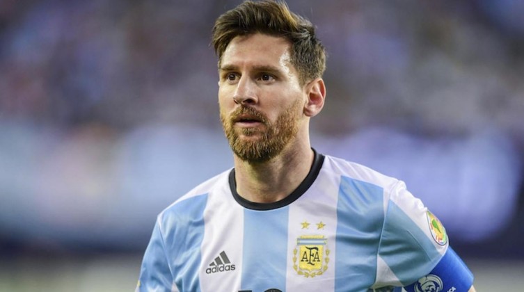 الكشف عن حجم ديون ميسي لدى برشلونة