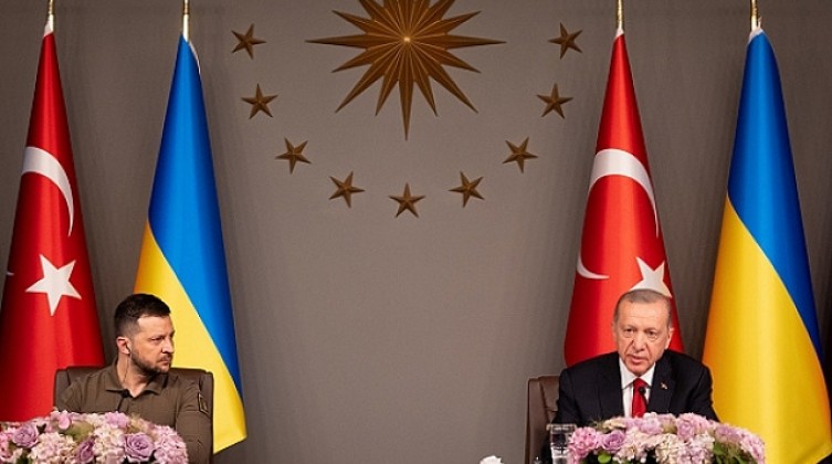 زيلينسكي بعد لقائه أردوغان: نريد تنفيذ خطة السلام