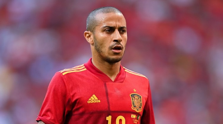 ليفربول يعرض أحد نجوم الفريق للبيع