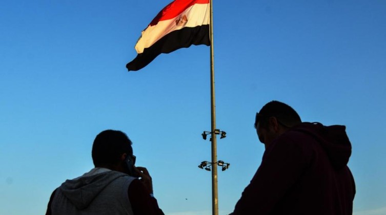 أم تقتل أبناءها الثلاثة انتقاما من طليقها !