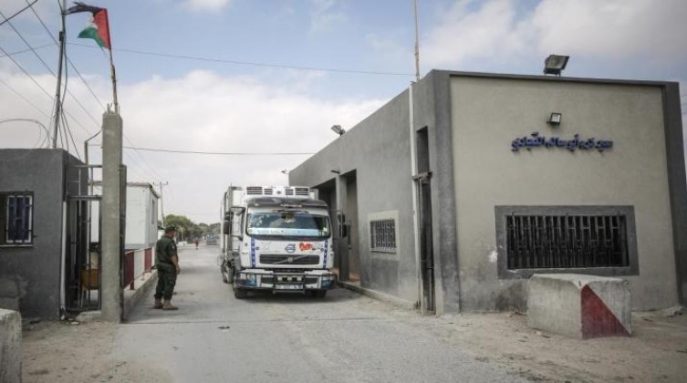 المالية تنشر إحصائية عمل طواقمها على معابر غزة ليوم أمس الأربعاء