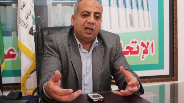 نقابات عمال فلسطين تعقب على قرار الاحتلال تجميد زيادة تصاريح غزة