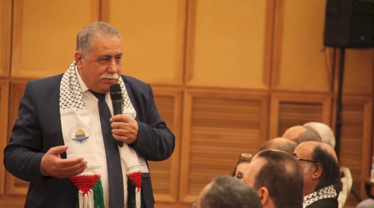 نقيب الأطباء يوجه تهديدًا بتسليم مفاتيح المشافي لهذا السبب
