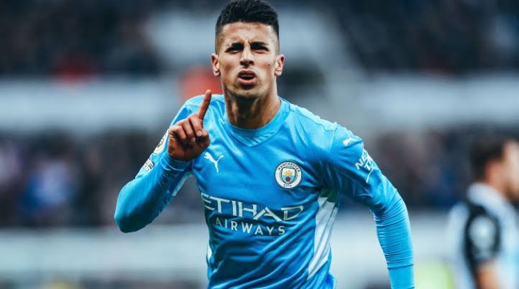 مدافع مانشستر سيتي يوافق على الانتقال لبرشلونة