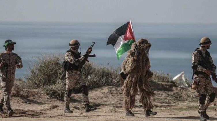 صورة: شهيد وإصابة آخر إثر انفجار داخل موقع للمقاومة وسط قطاع غزة