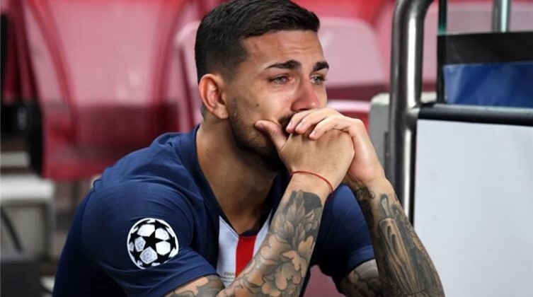 باريس سان جيرمان  يعلن رسميا رحيل أحد نجومه