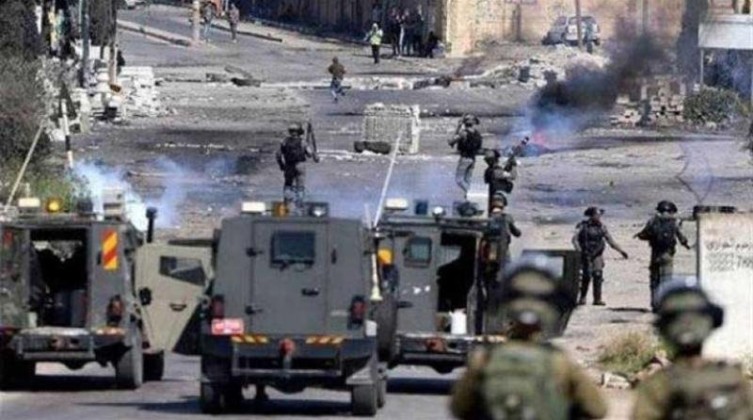 مُستوطنون يقتحمون "الأقصى".. واندلاع مواجهات في مناطق مُتفرقة بالقدس