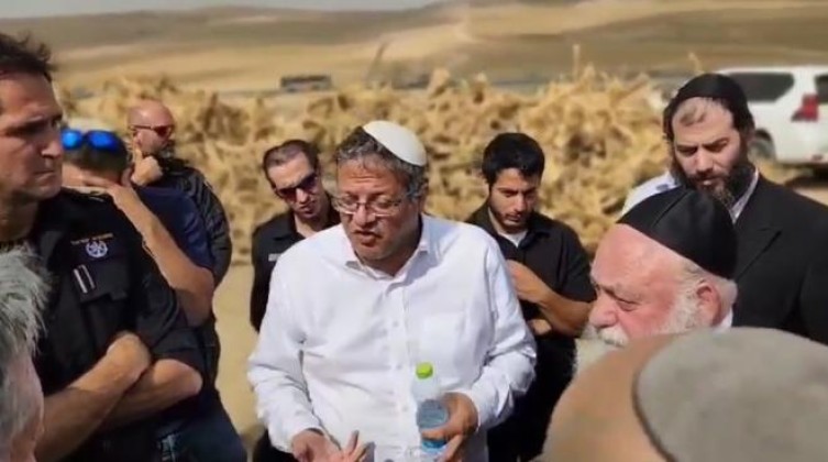بحضور بن غفير.. الاحتلال يهدم مبانٍ لمواطنين في النقب