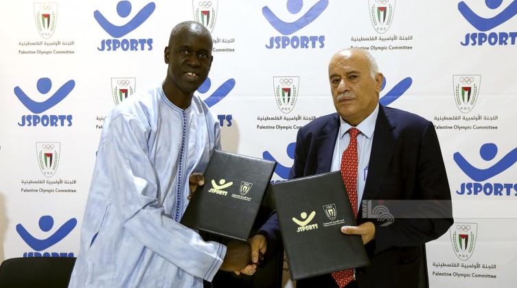 توقيع اتفاقية مع شركة سنغالية لرعاية ملابس البعثات الرياضية