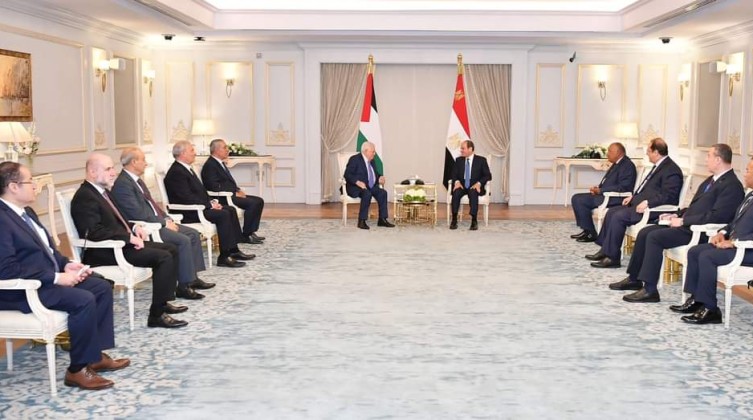 بالصور: تفاصيل لقاء الرئيس عباس مع نظيره القبرصي