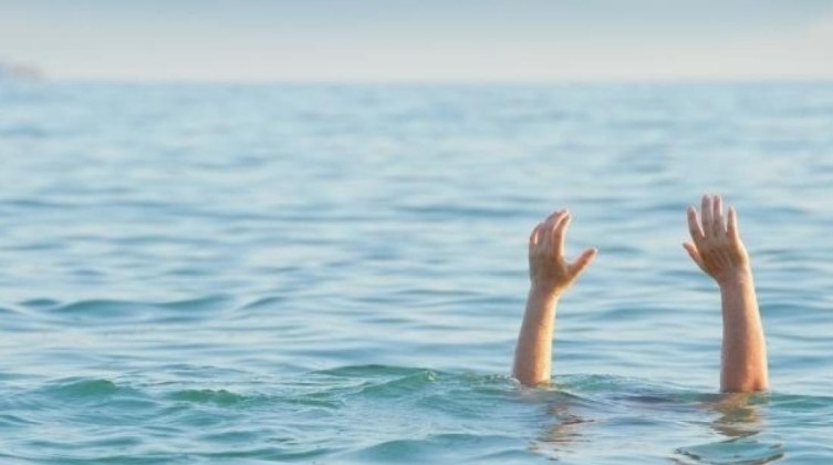 بالفيديو: وفاة شاب غرقاً في بحر السودانية شمال قطاع غزة