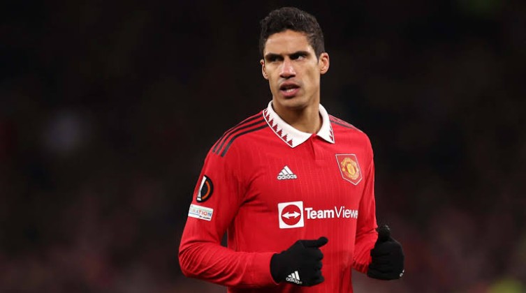 فاران يحسم موقفه من مغادرة مانشستر يونايتد والانتقال إلى الدوري السعودي