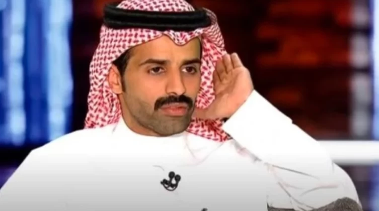 كيف رد سعود القحطاني على متابع وصفه بالمتسول؟