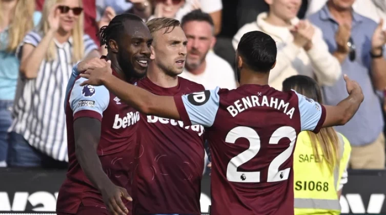 شاهد- ويستهام يسقط تشيلسي بثلاثية في الدوري الإنجليزي