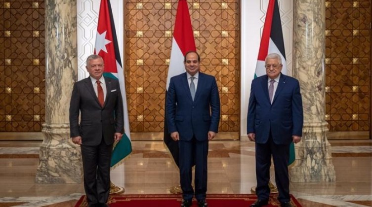 السفير اللوح: القمة الفلسطينية المصرية الأردنية تأتي لهذا الهدف