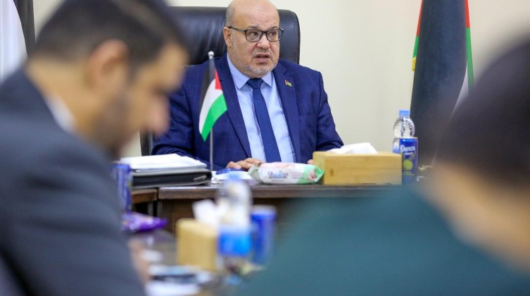 بتوجيهات الدعليس.. إنهاء إشكالية معلمي الحكومة المقبولين بالوكالة