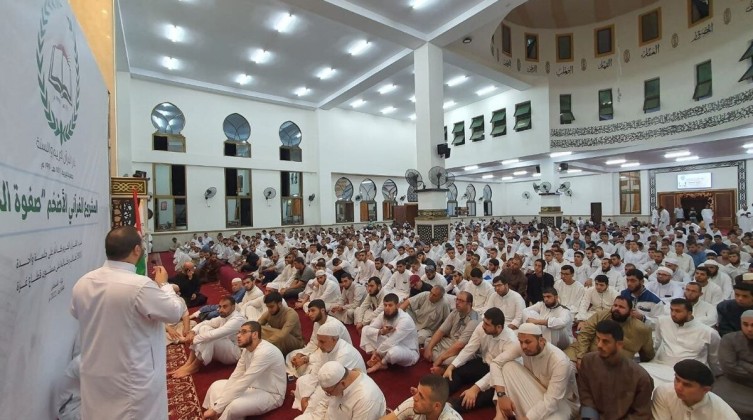 1471 حافظًا وحافظة يسردون القرآن الكريم بغزة