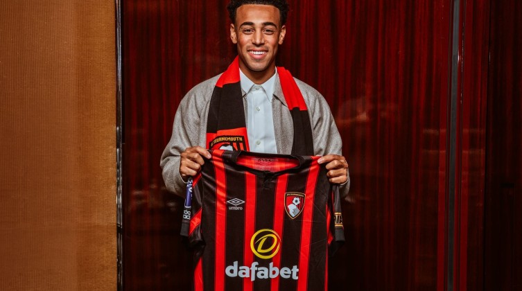 رسميًا.. بورنموث يضم تاير أدمز لمدة 5 سنوات