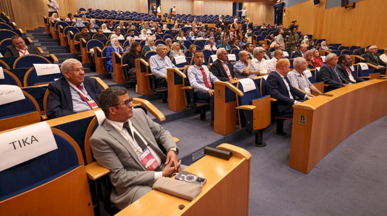 افتتاح أعمال المؤتمر العلمي الطبي الثالث لجمعية الهلال الأحمر بالقدس