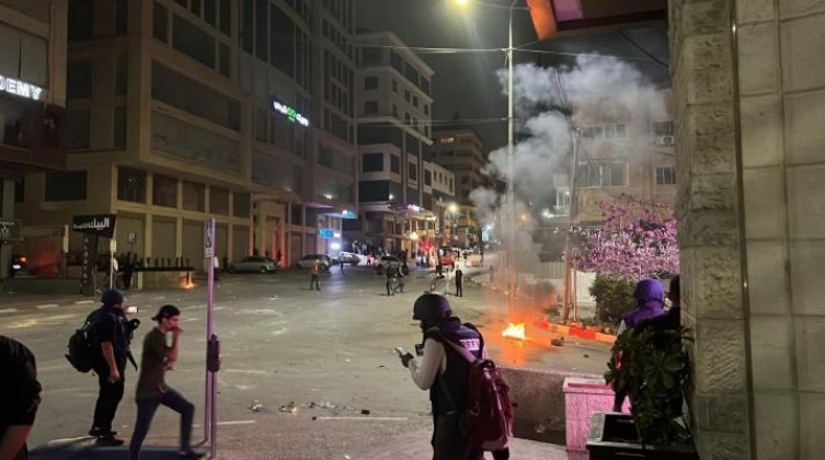 رام الله: إصابات خلال مواجهات مع الاحتلال في قرية المغير