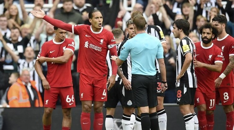 شاهد- ليفربول يقهر نيوكاسل بثنائية نونيز القاتلة