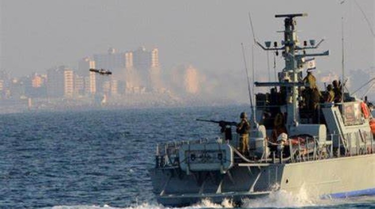 بحرية الاحتلال تستهدف الصيادين قبالة بحر شمال غزة