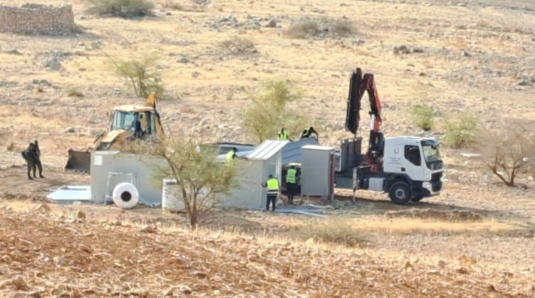 الاحتلال يفكك منشآت سكنية في الأغوار