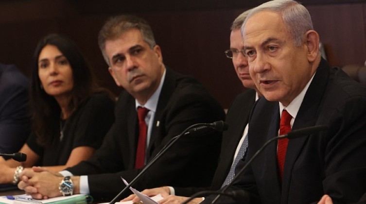 موقع إسرائيلي: كابينت يجتمع اليوم لبحث دعم السلطة الفلسطينية