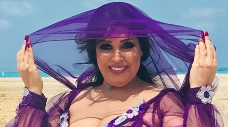 بالفيديو: أحدث ظهور لفيفي عبده ترقص على شاطىء البحر