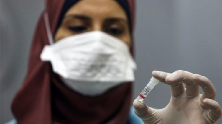 الصحة: نتابع المتحور الجديد لفيروس كورونا في فلسطين