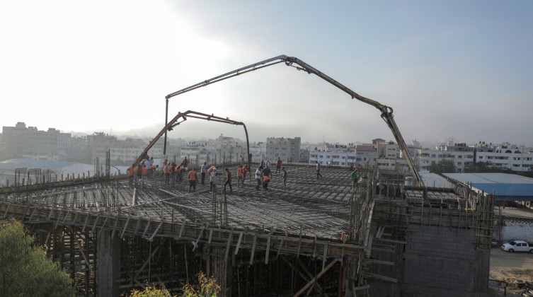 بالصور: بلدية غزة تنجز 60 % من مشروع إنشاء محطة ترحيل النفايات في اليرموك