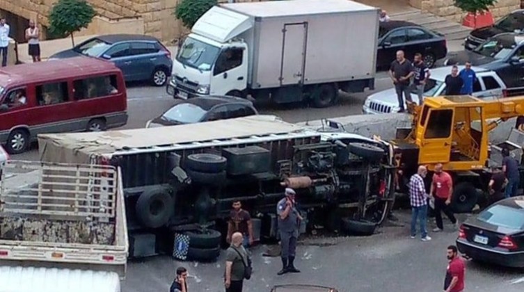 مقتل شخصين في اشتباكات بين حزب الله ومسلحين بلبنان