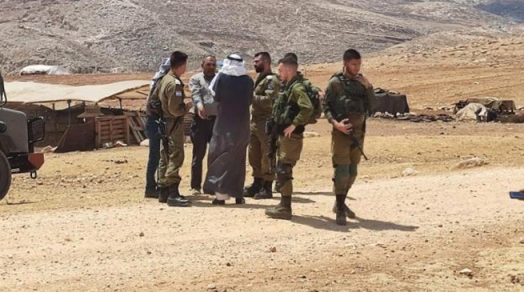 قوات الاحتلال تعتقل 3 شبان شرق رام الله