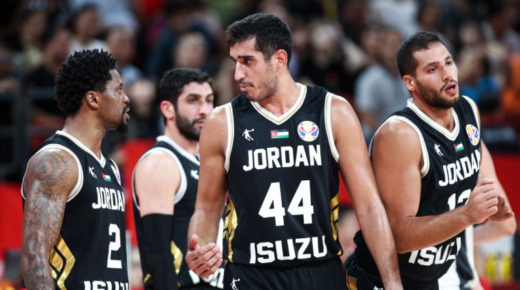 منتخب الأردن يخسر أمام اليونان في بطولة كأس العالم لكرة السلة