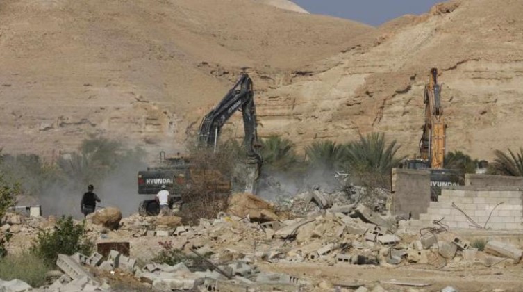 أريحا: الاحتلال يهدم 4 منازل ويُخطر بهدم 4 أخرين