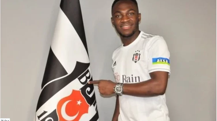 الكونغولي جاكسون موليكا  يكشف حقيقة انضمامه إلى الأهلى المصري