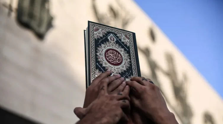 حرق نسخة من القرآن أمام سفارتي تركيا والعراق بالدنمارك