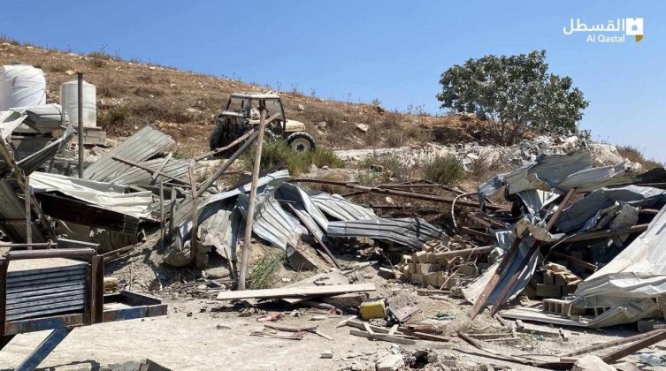 الاحتلال يهدم منزلاً ومصنعاً في بلدة بِدو بالقدس