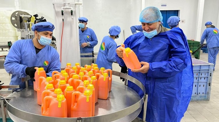 العمل بغزة تصدر تنويهًا لأصحاب المنشـأت في قطاع الصناعات الغذائية