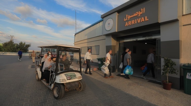 الداخلية بغزة تنشر إحصائية التنقل عبر حاجز "إيرز" الأسبوع الماضي