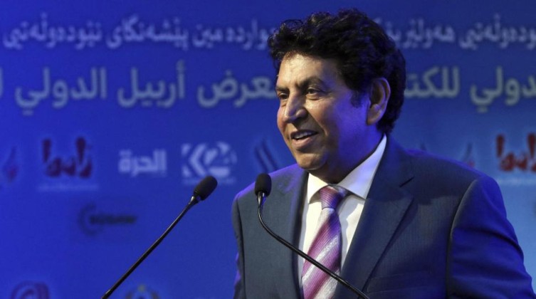وفاة الشاعر العربي الكبير كريم العراقي.. تعرف على أبرز محطاته
