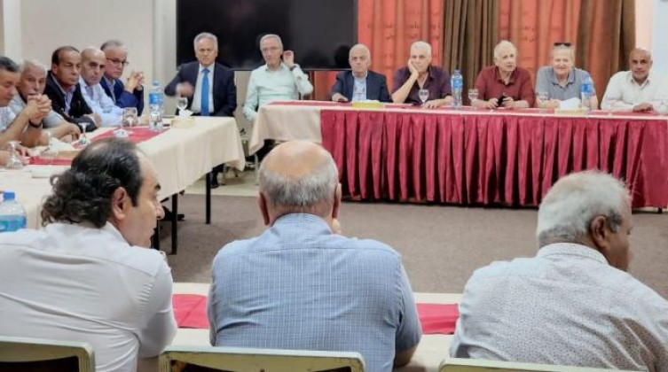 "حماس" تكشف تفاصيل لقاء الفصائل مع وفد لجنة الانتخابات في غزة