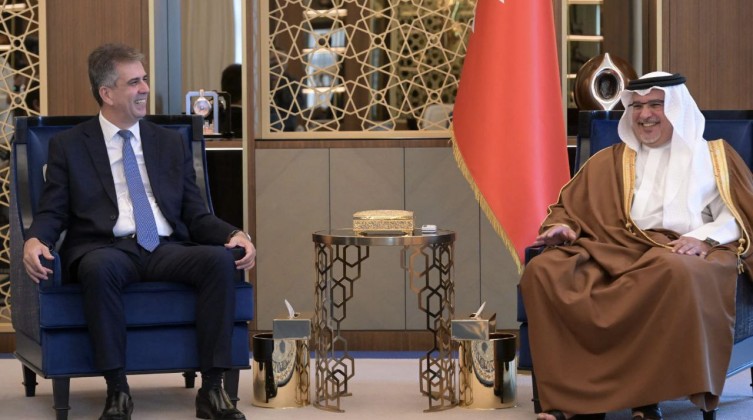 قناة إسرائيلية تكشف تفاصيل لقاء كوهين مع ولي عهد البحرين