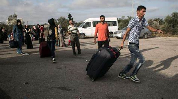 فصيل فلسطيني يُحذر من مخاطر ظاهرة هجرة الشباب من قطاع غزة