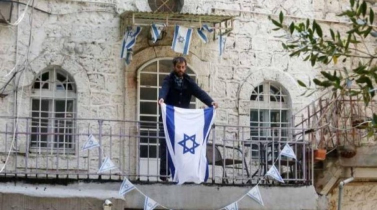 مستوطنون يستولون على منزل وسط مدينة القدس