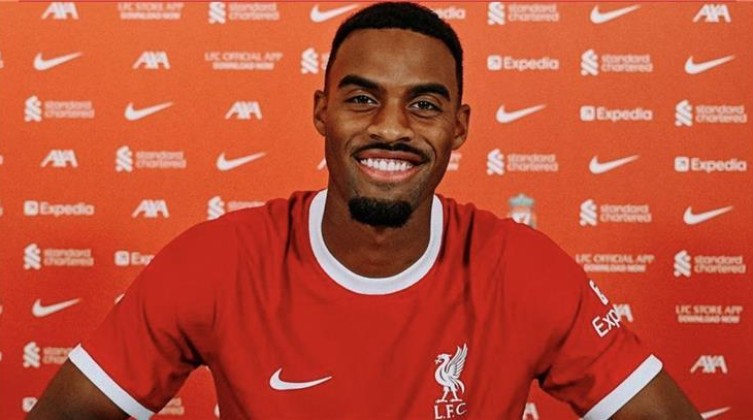 ليفربول يعلن رسميا تعاقده مع ريان جرافنبرخ